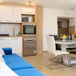 Awesome Home In Vinovac * Pirovac