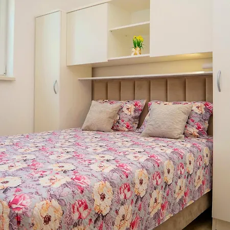 3 Bedroom Amazing In Vinovac *