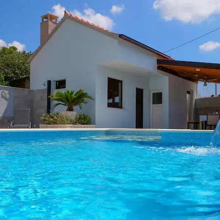 3 Bedroom Amazing In Vinovac * Krusevo (Sibenik-Knin)