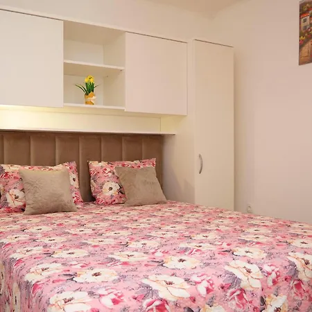 3 Bedroom Amazing In Vinovac