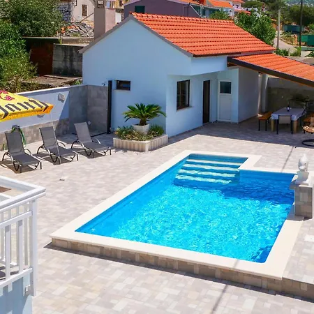 3 Bedroom Amazing In Vinovac