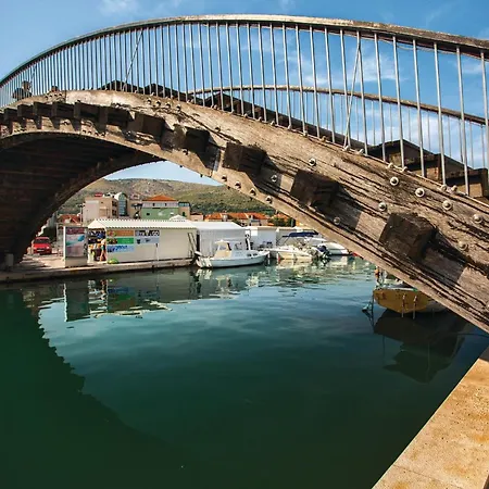 3 Bedroom Amazing In Vinovac *