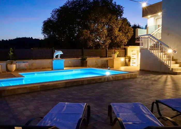 Vakantiehuis 3 Bedroom Amazing In Vinovac *