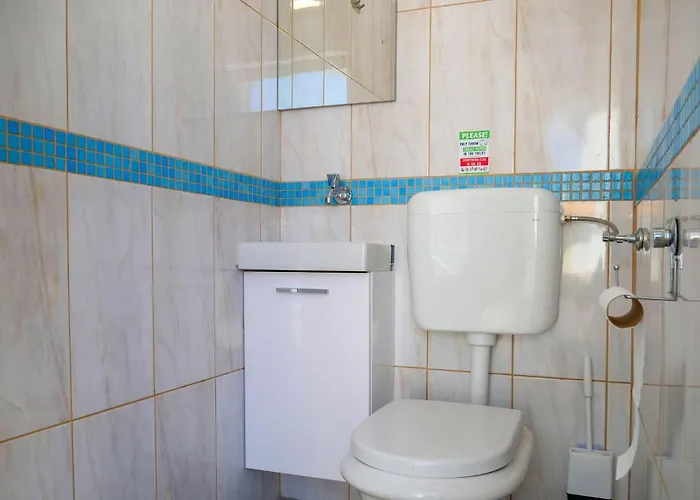 3 Bedroom Amazing In Vinovac Vakantiehuis