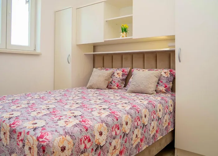 3 Bedroom Amazing In Vinovac *