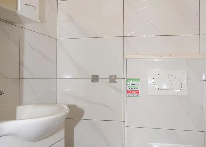 3 Bedroom Amazing In Vinovac Pirovac