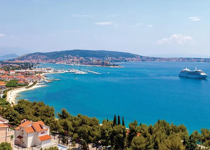 3 Bedroom Amazing In Vinovac Сasa de vacaciones Pirovac