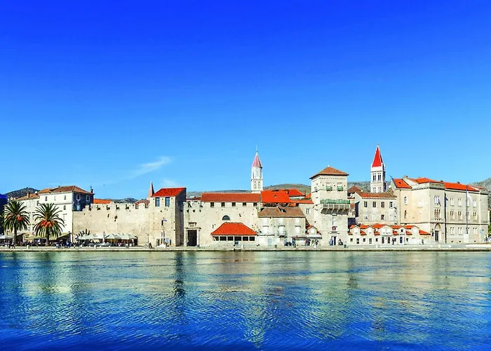 3 Bedroom Amazing In Vinovac Vakantiehuis Pirovac